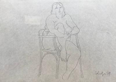 Akt auf Stuhl